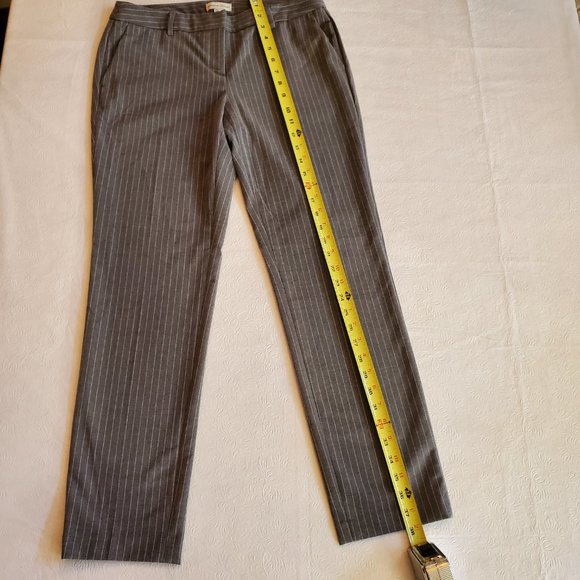 Adrienne Vittadini Women's Gray Pinstriped Dress Pants, Size 6 - Picture 7 of 9